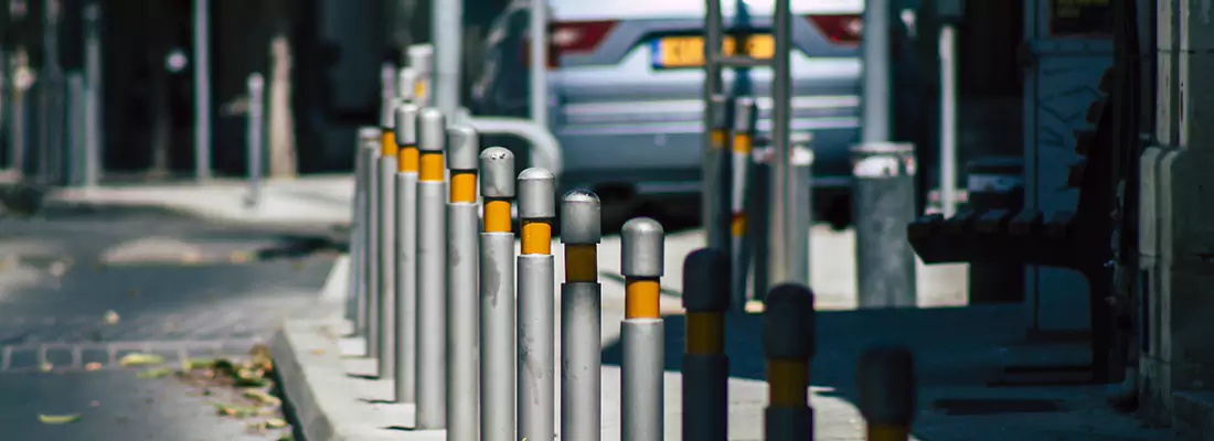 Safe and Convenient Retractable Barrier Column Systems for Properties in Eustis, FL